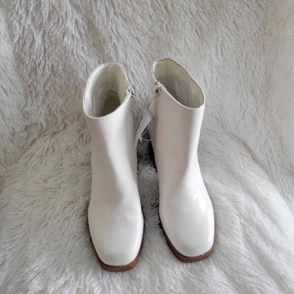 SUGAR Women's Warrant Platform White Faux Leather Ankle Boots - 7M - Picture 2 of 9